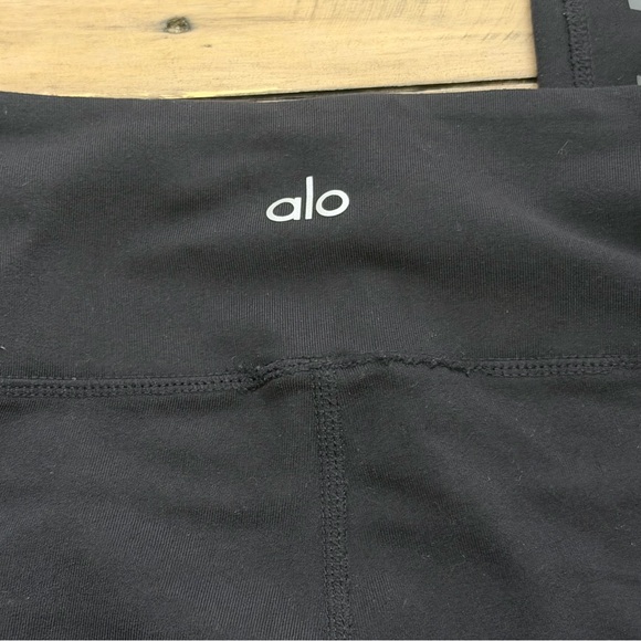 Alo Yoga Black Airbrush Lineal Diagonal Stripe Full Length Leggings - Size M - Picture 6 of 6